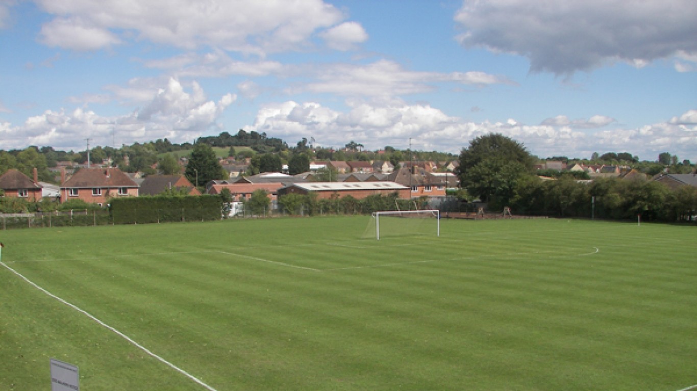 cropped-Nestled-in-the-heart-of-Faringdon-a-pitch-of-beauty.jpg
